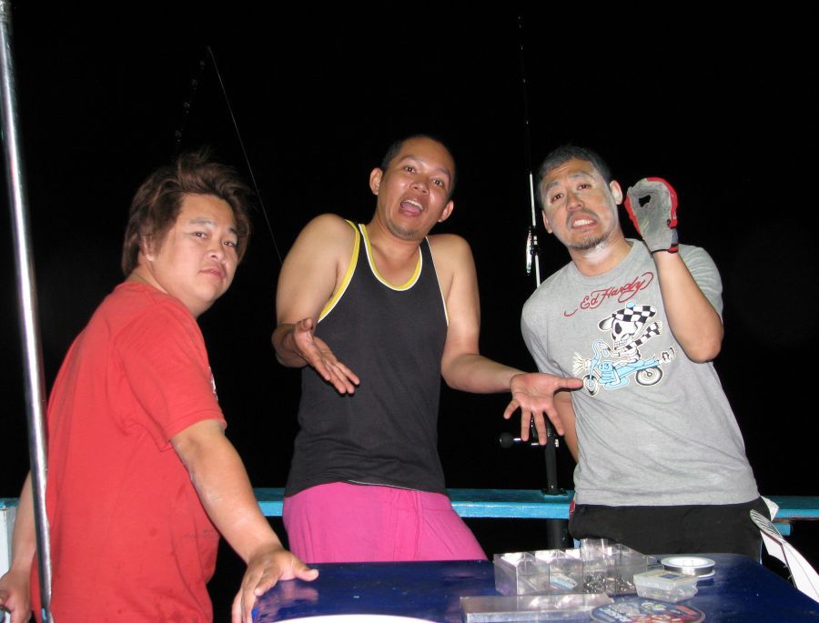 สามหนุ่ม...สามมุม :grin: