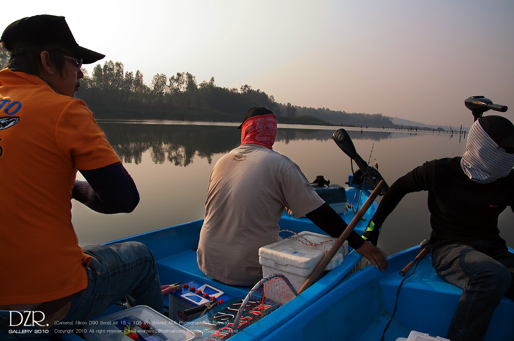 เรือพร้อม  คนพร้อม  เดินทางสู่หมายกันเลยครับ   :cheer: