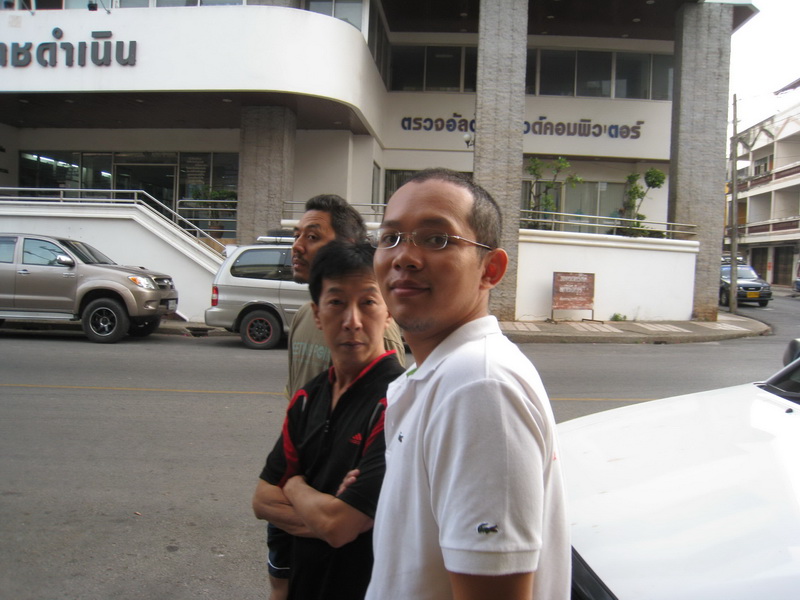 นี่ก็น้าออแอ้ แกออกมาตกปลาเพราะใจรัก จบทริปแกก็ห่มเลืองออกบิน.......ต่อ55555
.............
.......