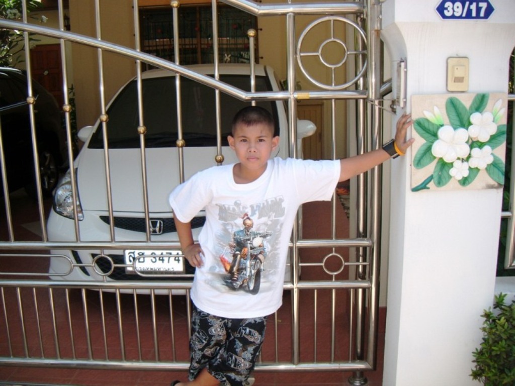น้องยีน ยืนดูอย่างใจจดใจจ่อ เมื่อไ