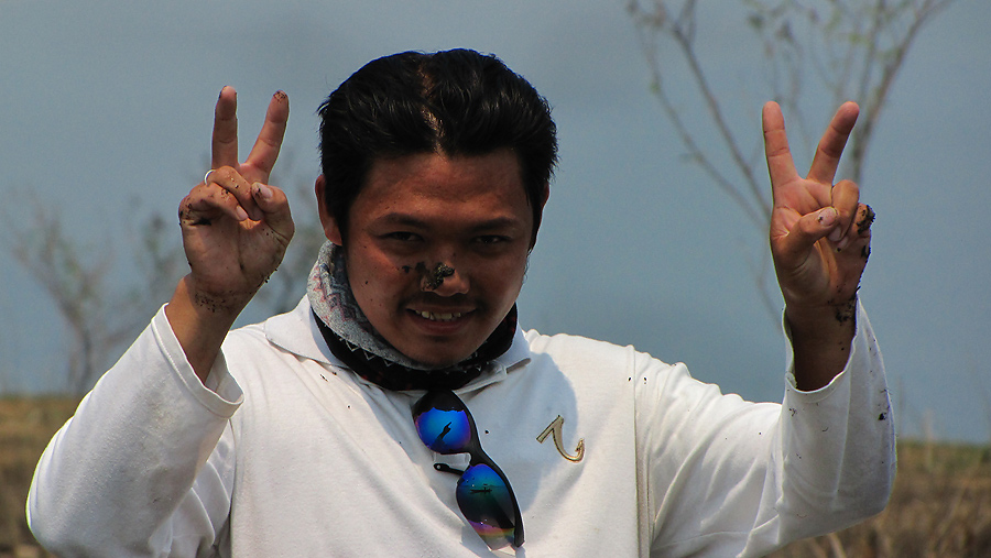 
   รูปเมือกี้ใกล้ไป..เอารูปไกลๆๆออกม