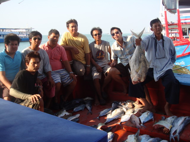 รูปหมู่.....ลงชื่อไป 8 ท่าน(ไม่นับผู้ติ