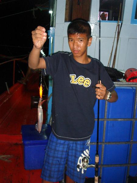เจ้าบิวลูกชายเสี่ยตุ๋ม....ได้หมึกขึ้นมาแล้ว   :cheer: