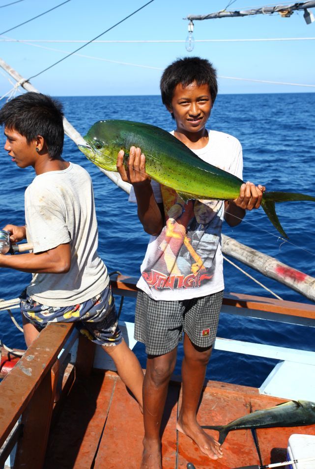 เด็กเรือ3คนนี้ชอบมากครับกับการตกโต