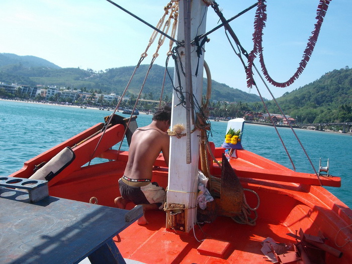 คนพร้อมเสบียงพร้อมเรือพร้อมก็ขอพรแม่ย่านางกันหน่อยจัดการโดยพี่วิทย์จุมโพ่ประจำเรือครับ
(ฝีมือทำอารห