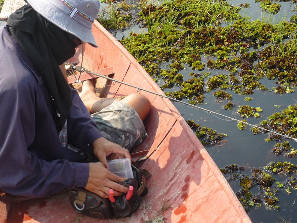 ทำอะไรหนอพี่เรา ใหนว่าจะมาตี กะสูบ