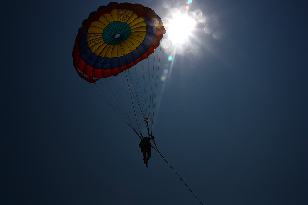 หวัดดีน้าparasaild44ด้วยขอรับ
:kiss:
ผมนั่งเล่นอยู่หน้าหาดจอมเทียนกับลูกชายพร้อมด้วยเพื่อนๆของลูกช