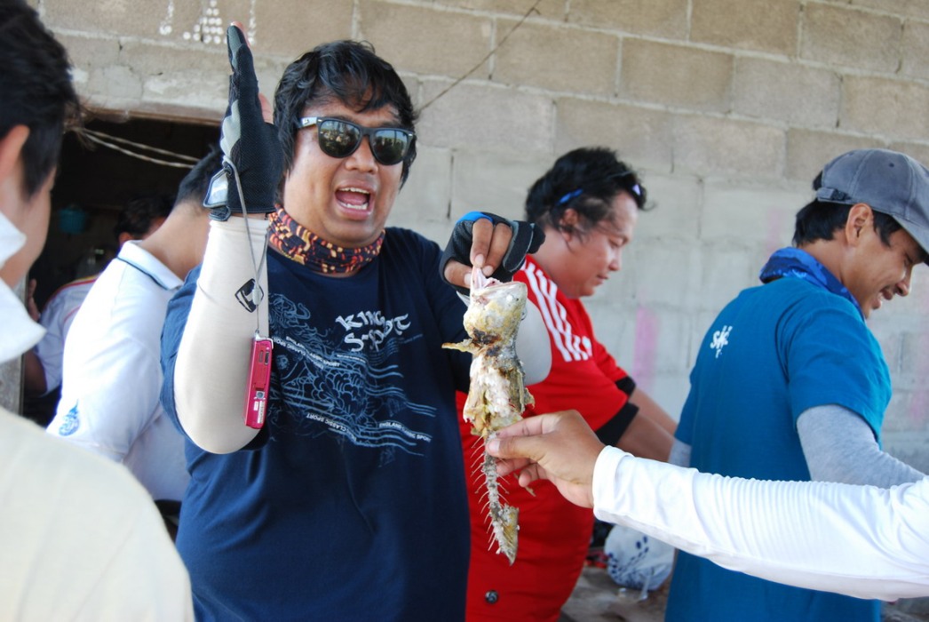 สภาพ ปลาของน้าเม่น ครับ  :tongue: :tongue: :laughing: :laughing: