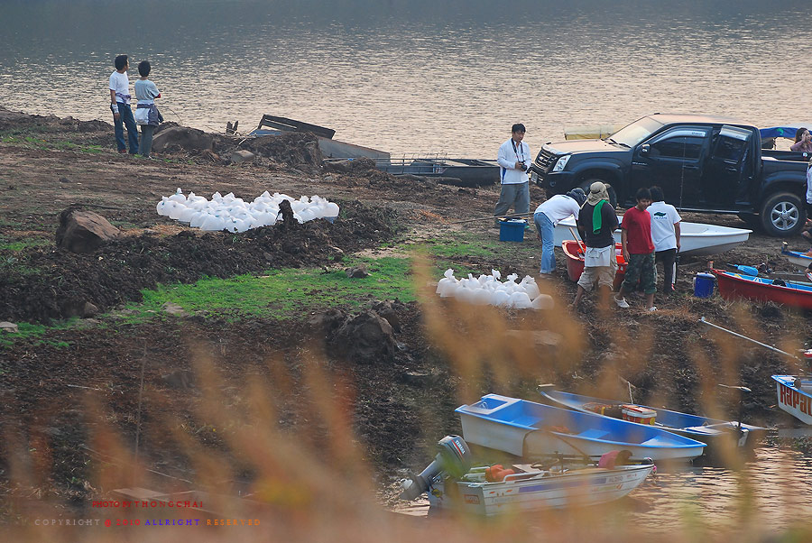 ช่วงที่เอาเรือลงแล้ว พอมีเวลามาเก็บภาพบ้าง

ต้องรีบถ่ายนะครับ เดี๋ยวจะหาว่าผมอู้งาน :laughing: :la