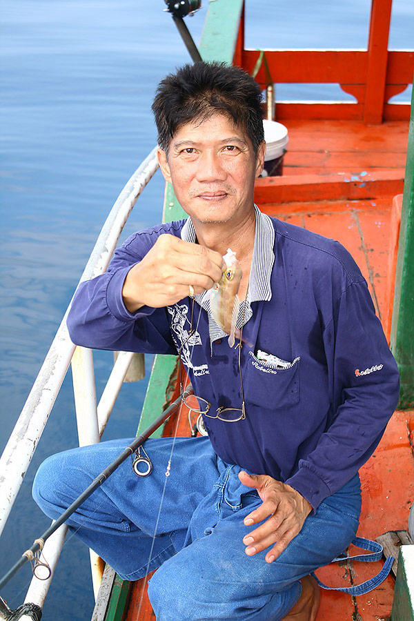  :grin: :grin:  [b]ตกปลาเล็กก็เพลินไปอีกแบบ[/b]  :gr