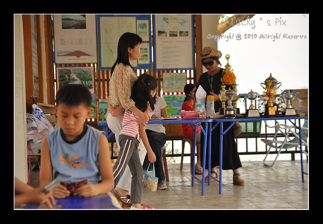 ตามมาโพสรอบเช้าค่ะ

บรรยากาศบนฝั่งขณะบรรดาพ่อบ้านออกไปตกปลา :smile: :smile: :smile:
