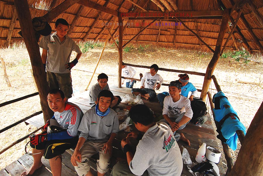 เรามาพักเที่ยงกันที่นี่ นัดเจอกันตอนเที่ยง เพื่อทานข้าวร่วมกัน :cheer: :cheer: :cheer: