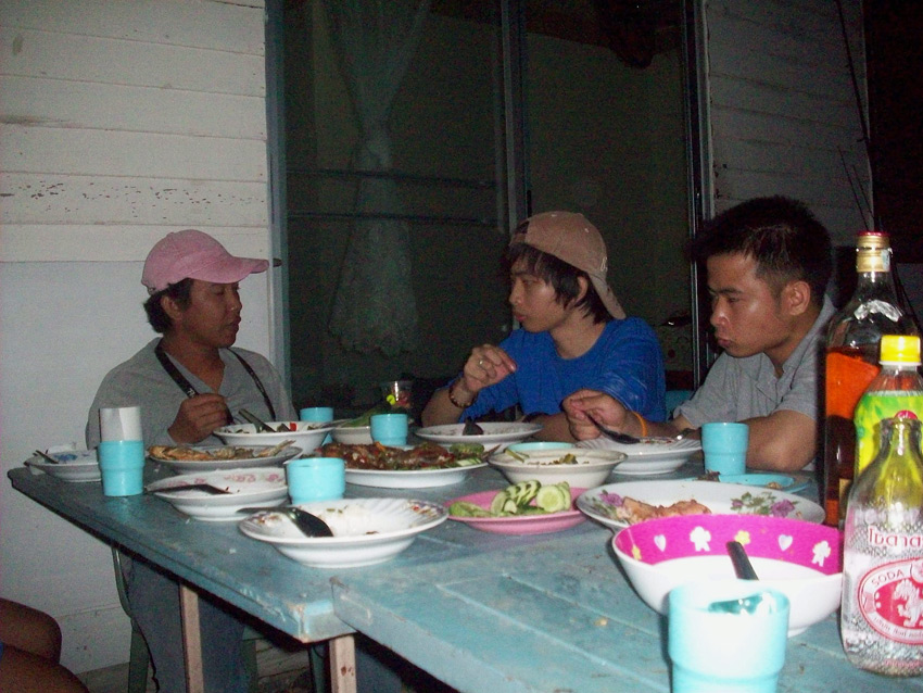 
น้าเอก็พูดถึงเรื่องที่พาแขกไปตกป