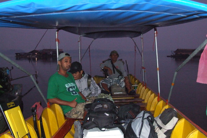 .......เรือลำใหญ่ นั่งสบาย ครับ

 :cheer: :spineyes: :cheer: