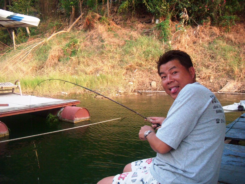 บอกได้คำเดียวเลยครับว่าตรายแน่ ๆ  ไผ๋เป็นไผ๋ ให้ฮู้ซะบ้างงงงง  :laughing: :laughing: :laughing: :lau