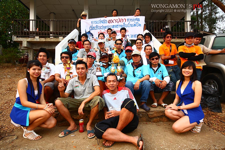 ถ่ายรูปหมู่ร่วมกันครับ :cheer: :cheer: :cheer: