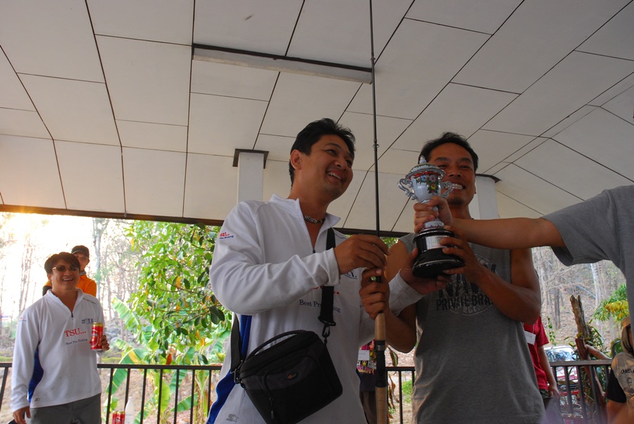 สรุปออกมาเหลือแห้วอยู่ 2 ท่านครับ :grin: