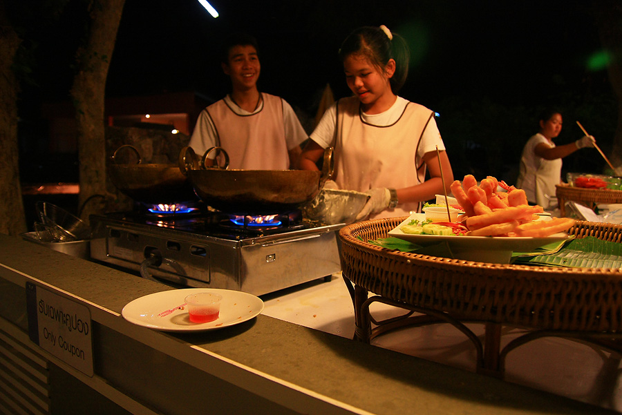 มีป้ายให้ใช้แต่คูปองอยู่จริง ๆซะด้วย.....ไม่เป็นไร เดี๋ยวเพ่มา นะน้อง....
 :grin: :grin: :grin: