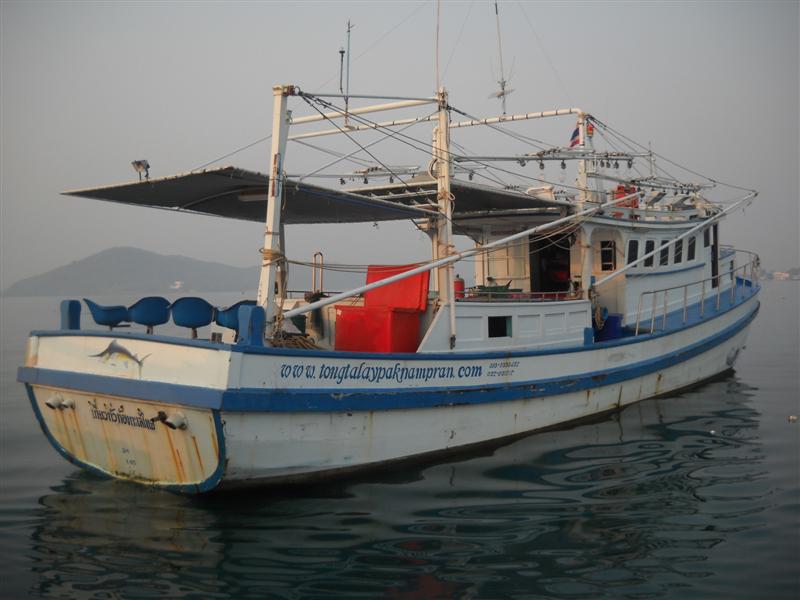 ลากันด้วยภาพเรือใหญ่ไต๋สมชายคับ
ถ