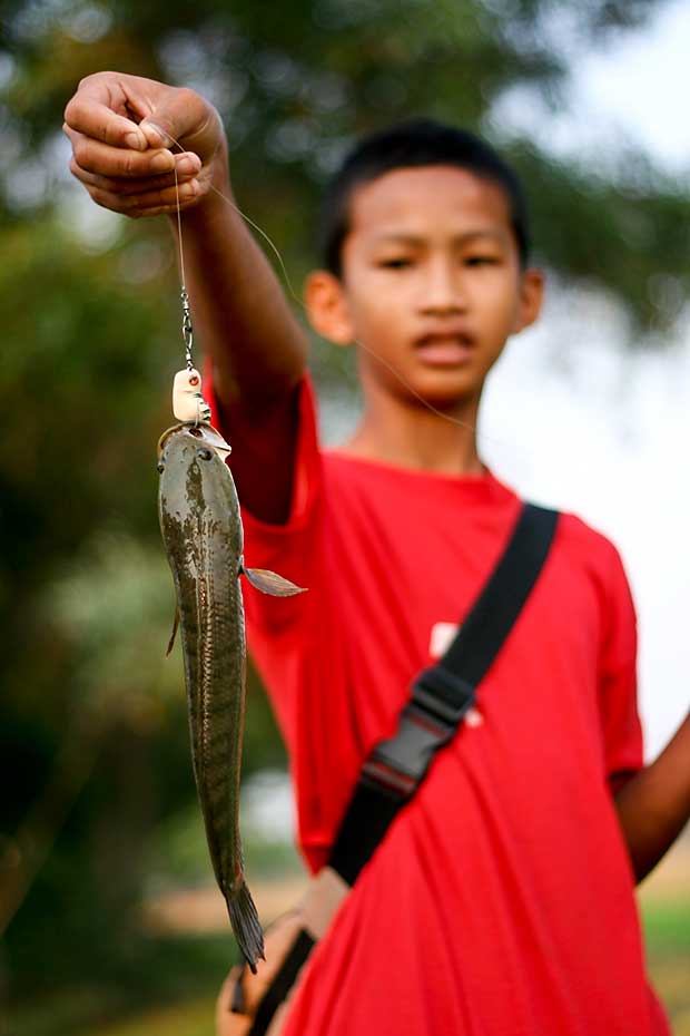 ตกยังไม่ได้ก็ต้องมาเป็นนายแบบให้กับผม
ทำใจเถอะหลานเอ้ย




 :laughing: :laughing: :laughing: :