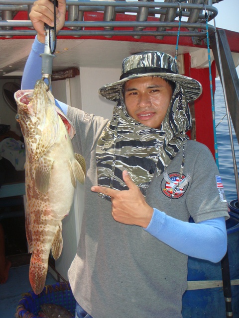 พี่รุ่งหล่อเลย :grin: