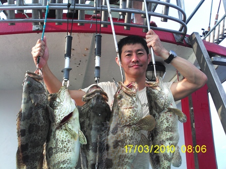 เก๋าหมู
ใช้เบ็ดลาวตก555
ล้อเล่น :grin: