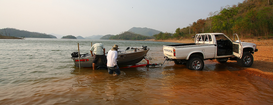 น้าแจมส์ ก็ตาม มาตองบ่ายๆๆ  ลงเรือ ก