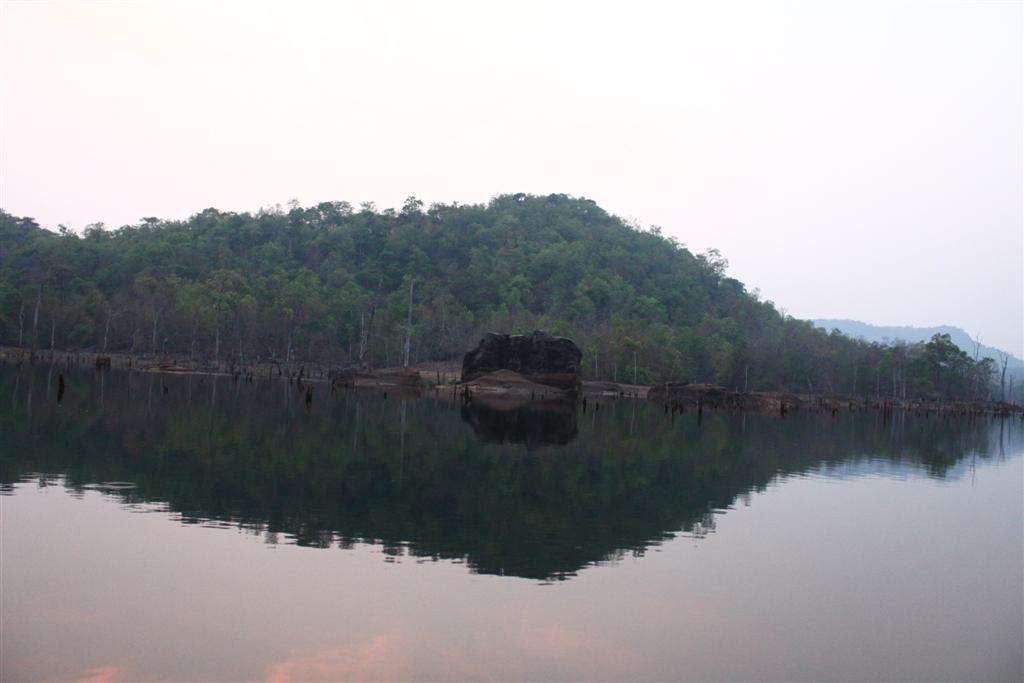ชมไปขับเรือกลับ มีความสุข มากครับ :blu