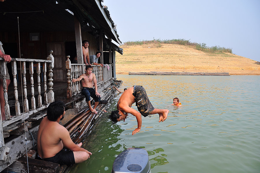 จัดระเบียบร่างกายได้ดีเยี่ยม ขาชิดกันเลยแถมครบรอบด้วย :ohh: :ohh: :ohh: :grin: :grin: :grin: