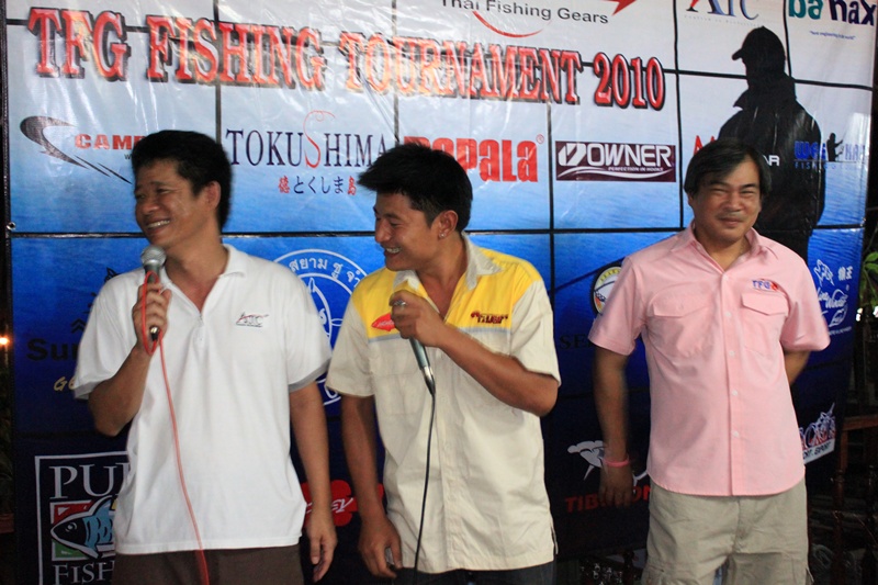 แหมที่แท้ ที่เช็ดกระจกอะหวังจาได้เป็นหัวหน้าทีม Actionlure นี่เอง  :laughing: :laughing: :laughing: