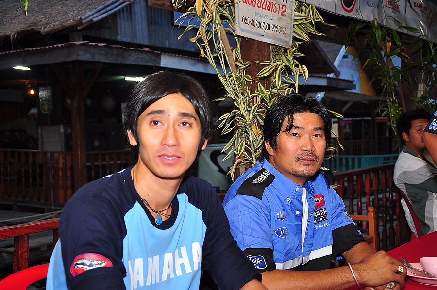 พี่บอยกับครูเอ๋อยุ่โต๊ะหน้าเลยเหรอเนี่ย ระวังเปียกน้ำลายพิธีกรน่ะคร๊าบบบบบบบบบบบบ :grin: :grin: :lau