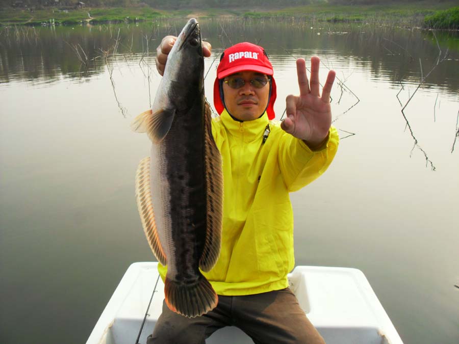 ท่านี้ตากล้องบอกไม่  O.K.  น่ะครับ................เพราะผมกำลังจะบอกว่า 3 - 0  ตะหาก
 :laughing: :la