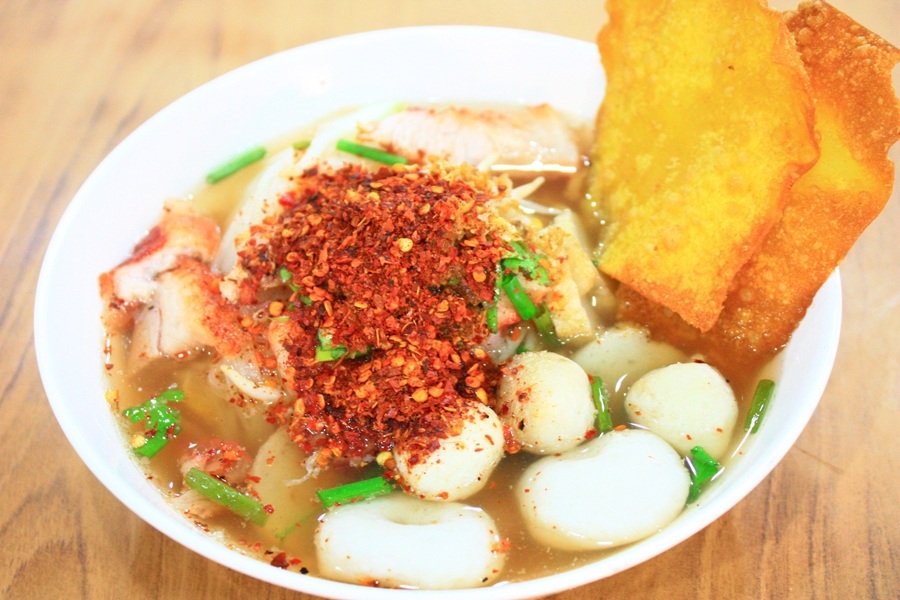 ต่อด้วยก๊วยเตี๋ยวต้มยำ  :umh: