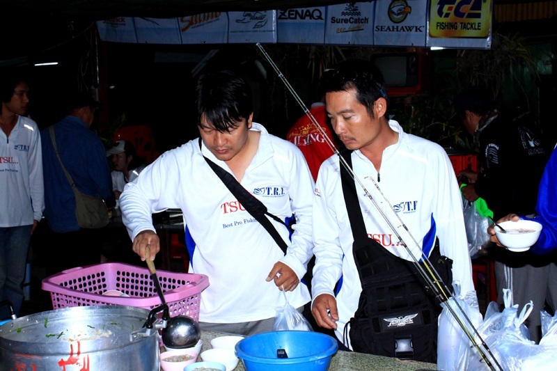 น้าเชียรจาก MK ครับ


ขอบคุณครับน้า ball_