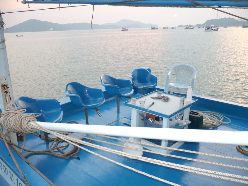 ท้ายเรือ พร้อมเก้าอี้อัดปลา