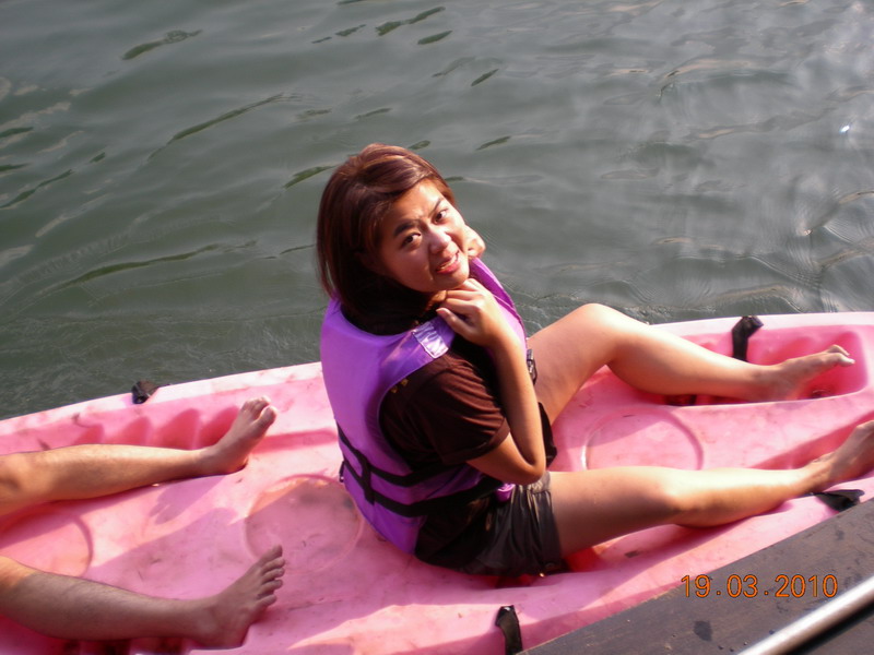 ส่วนเด็กๆลูกสาวผมยังเหนื่อยไม่พอโดดลงคายัคเลยแต่ไปกับใครไม่ไป
 :laughing: :laughing: :laughing: