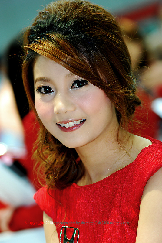 คนเยอะจริงๆ แหละยืนงี้เลนส์แถบจะทิ่มหน้ากันเลย :laughing: :laughing: :laughing: