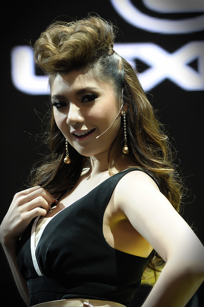 กลุ้มจายยยยย ไม่มีแฟลช  :laughing: :laughing: :laughing: :laughing: :laughing: