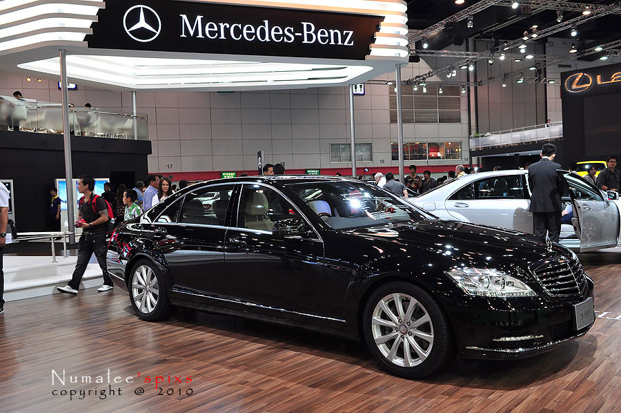 เอามั่งล่ะกัน  Motor show นี่น๊ะ   ไม่ใช่พริ