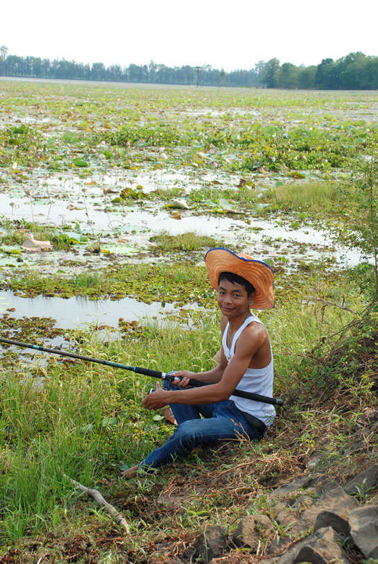 ทั้งทีม จากเดินตี  เริ่มยืนตี  และในที่สุดก้อ...นั่งตี...