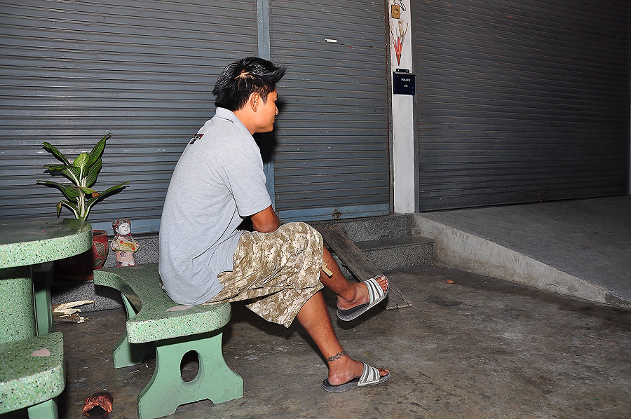 ไม่เคยอยากรีบฉายเรื่องไหนเท่าเรื่องนี้เลยอ่ะ :grin: :grin: :grin:
แม้ขณะนี้สมองมึนงง เพราะเมื่อคืนไ