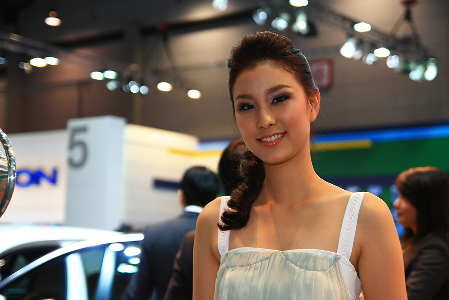 น้ากบ kenoo คห.35
 [q] ผมเข้าใจนะครับน้ามาด..   
วันพระไม่ได้มีหนเดียวใช่มั้ยครับ [/q]
มายำรึป่าว