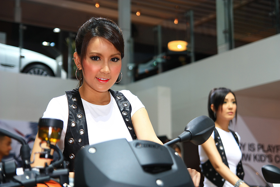 น้องบอสครับ คห.40
 [q]อ่าววกระทุ้แพนกวิ้นผมก็ย๊อมมมมมน้ามาดสู้ๆน้ามาดสู้ตายยยยยยพอเดียวแหว๋แล้วเป็น