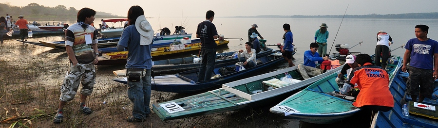 บรรยากาศ ก่อนลงเรือครับ  

:grin: :grin: :grin: :grin: