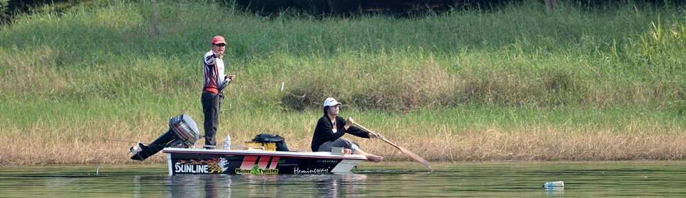 น้าเจี้ยบ J-LIKE ครับ เรือสวยจังครับ

 :grin