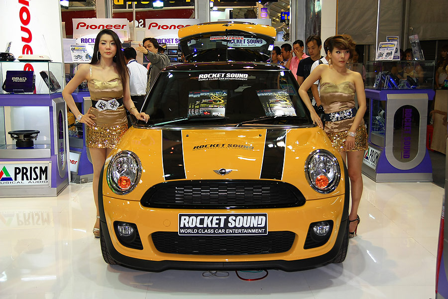 สาวๆ ก้อมีนะ...
 :grin: :grin: