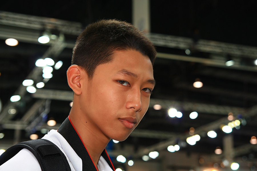 ดูดู๊ สายตามาน เจ้าจิ้งจอกแก่แดด......แถมบอกอีกนะว่า  

วันนี้จะมาตามล่าเปอร์โยต์ เวงกำจริงๆ
 :la