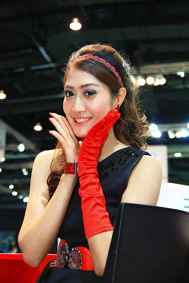 ถ้ามาคนเดียว...ป่านนี้ คงได้รูปรถสวย ๆ เต็มเมมโมรี่แระ
 :laughing: :laughing: :laughing:
