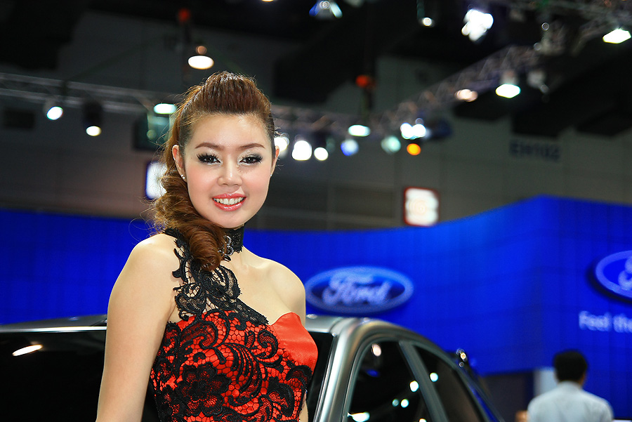 ถ่ายรูปนี้เสร็จ พงเต๊บมาดก้อหนีกลับ....แอบย่องปล่อยให้เจ้าปอนด์ อยู่ไปคนเดียว
 :laughing: :laughing
