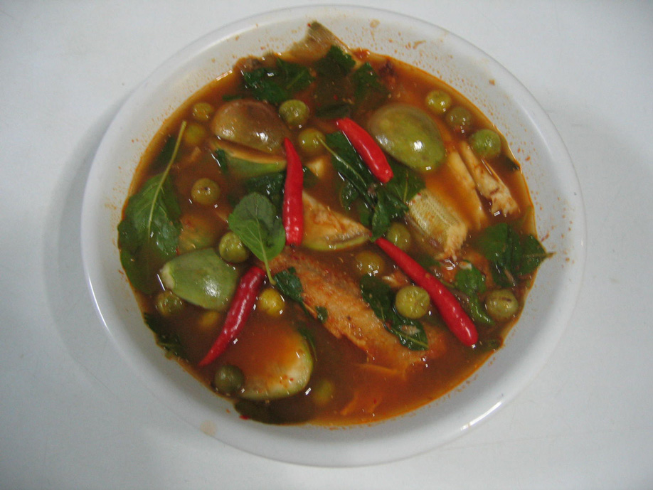 แกงป่าปลาเห็ดโคน 